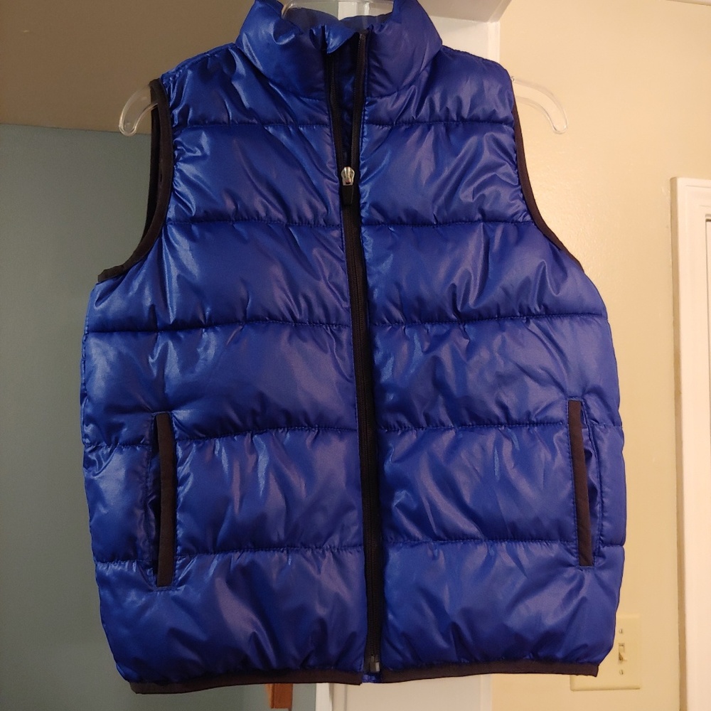Boys puffer vest size S (6/7) EUC